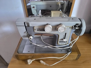 Mașină de cusut veche Ruseasca - imagine 2