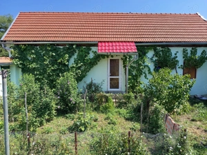 Casuta in zona linistita - imagine 2