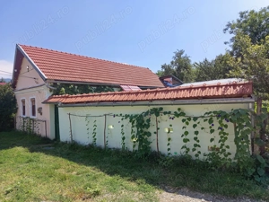 Casuta in zona linistita - imagine 6