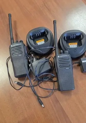 Vand 2 statii emisie receptie Motorola DP1400