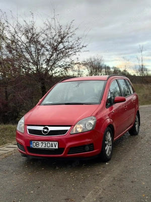 Vând Opel Zafira B