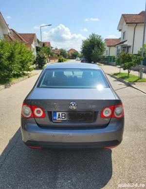 Volkswagen Jetta 1.6 Fsi - imagine 2