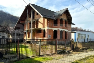 VAND CASA SI TEREN IN ARCALIA, CU TOATE UTILITATILE SI 19 ARI DE TEREN  - imagine 5