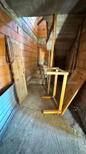 VAND CASA SI TEREN IN ARCALIA, CU TOATE UTILITATILE SI 19 ARI DE TEREN  - imagine 12