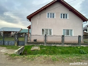 Vânzare casă cu teren generos și anexe gospodărești   40 ari