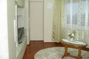 De inchiriat apartament  camere