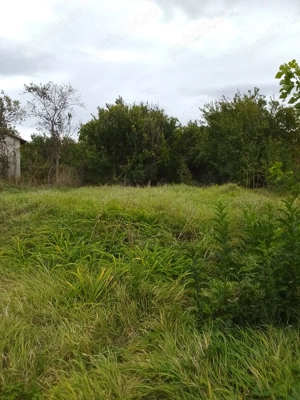 Teren intravilan cu casa veche! 