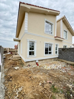 Duplex despartit prin camera tehnica - 4 camere Toate Utilitatile - imagine 2