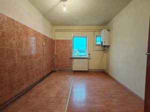 Apartament 3  camere Exercițiu, 2 balcoane, fond 1986,centrala termica  - imagine 3