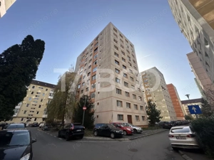 Apartament decomandat etaj intermediar 4 cu 3 camere baie cu geam lift