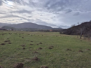 vand teren extravilan in zona Orlat , jud. Sibiu . 2800 mp