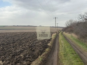 Teren extravilan in EXCLUSIVITATE 20300 mp in Sura Mica