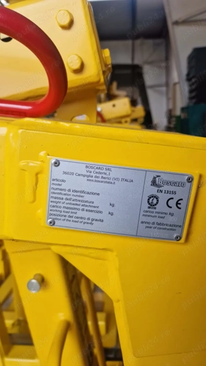 Furca macara pentru paleti