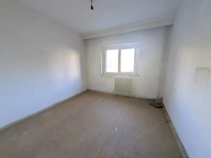 Str Carpati - Piata Sud, Apartament 3 camere, etaj 2/4, bucatarie mare - imagine 4