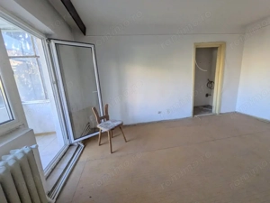 Str Carpati - Piata Sud, Apartament 3 camere, etaj 2/4, bucatarie mare - imagine 8