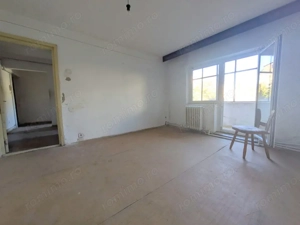 Str Carpati - Piata Sud, Apartament 3 camere, etaj 2/4, bucatarie mare - imagine 7