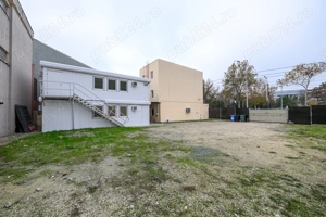 Clădire birouri + depozit + parcare proprie   Constanța, zona Delfinariu - imagine 10