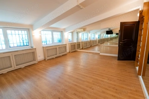 VILA P+2 cu piscina, 22 camere si consum ZERO, zona Baneasa - ROMATSA - imagine 8