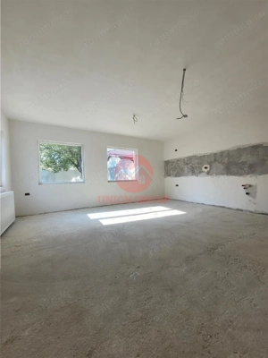 Oferta Unica - Casa La Alb si Teren de 300 mp, proprietate - Navodari, 85000 euro - imagine 2