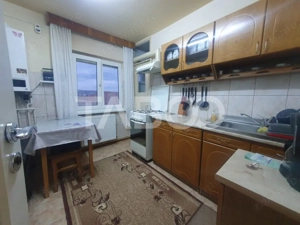 Apartament 2 camere etaj 2  semidecomandat 52 mp utili zona Campului - imagine 4