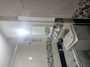 Vând apartament 2 camere decomandate  vizavi de gara Burdujeni  et 3 