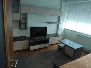 Închiriez Ap 2 camere.