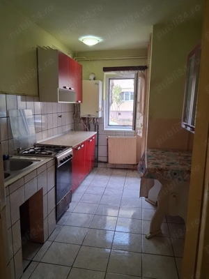 Vând apartament 3 camere decomandat,parter - imagine 9