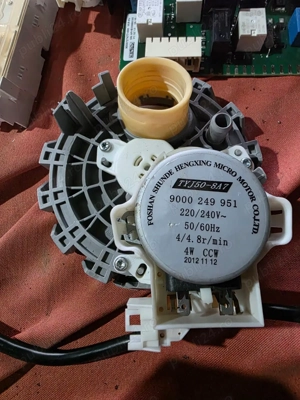 Dezmembrez masina de spalat vase Bosch smv50e70eu - imagine 5