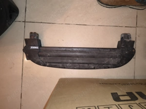 Vând Suport schiuri bare transversale pătrate Thule 40cm