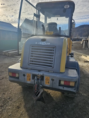 Încărcător frontal Everum R12 - imagine 2