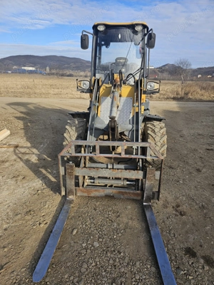 Încărcător frontal Everum R12 - imagine 3