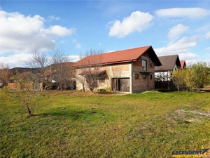 Proprietate in dezvoltare: casa la rosu cu 3 dormitoare, garaj si bransamente utilitati, Harman