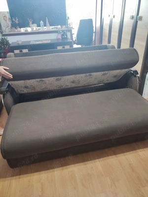 Vând canapea extensibila 3 locuri pe structura metalica