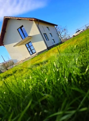 Casa visurilor tale, cu finsajele de rigoare !