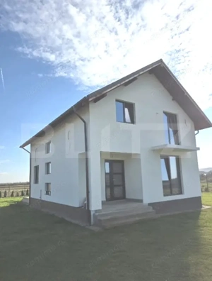 Casă modernă, construită în 2025, cu terasă și priveliște – la 6 km de Târgovișt