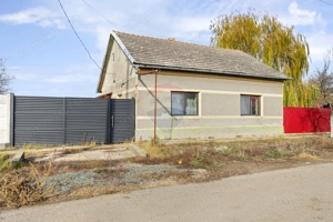 Casă din vaiuga 3 camere si 1440mp teren de vanzare in Tipar,Arad