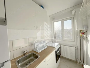 Apartament cu 3 Camere, Renovat recent, centrala proprie, Girocului - imagine 6