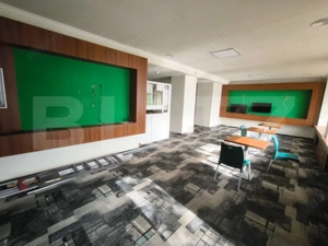 Spatiu comercial stradal, 70 mp utili, cu vitrina, zona Dunarea-Romanesti