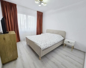 Închiriez ap de 2 camere între 2 stații de metrou  - imagine 2