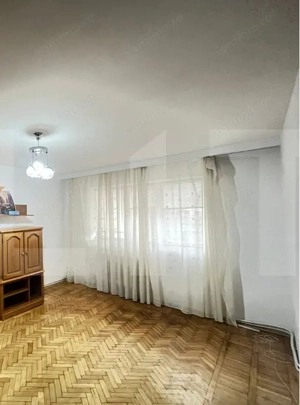 Vanzare apartament de 3 camere, etaj 3, decomandat zona Primaverii