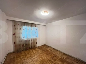 Vanzare apartament de 3 camere, etaj 3, decomandat zona Primaverii - imagine 3