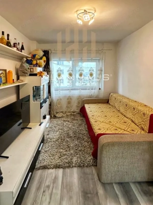 Apartament cu 3 camere - str. Decebal (zona Semiluna) - imagine 2