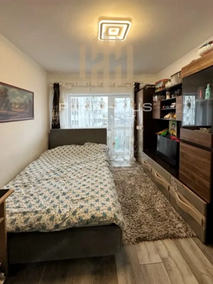 Apartament cu 3 camere - str. Decebal (zona Semiluna) - imagine 3