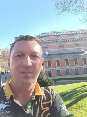 Barbat 45 ani,generos,deschis la experiente noi