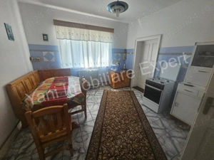 Casă + 6100 mp teren de vânzare în comuna Cepari, sat Urluiești, județ Argeș. - imagine 9