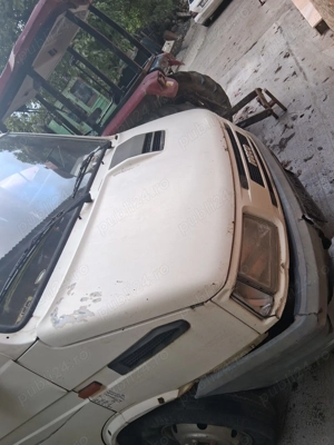 Vând/ dezmembrez camionetă