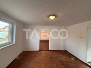 Casa individuala de vanzare cu 3 camere 1020 mp teren in Hamba - imagine 11