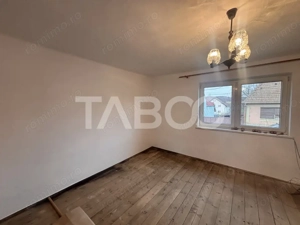 Casa individuala de vanzare cu 3 camere 1020 mp teren in Hamba - imagine 2