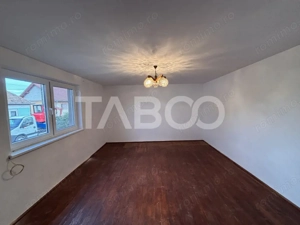 Casa individuala de vanzare cu 3 camere 1020 mp teren in Hamba - imagine 8