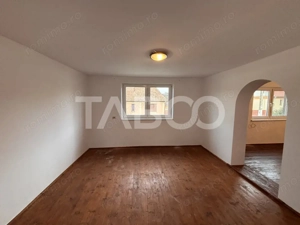 Casa individuala de vanzare cu 3 camere 1020 mp teren in Hamba - imagine 9